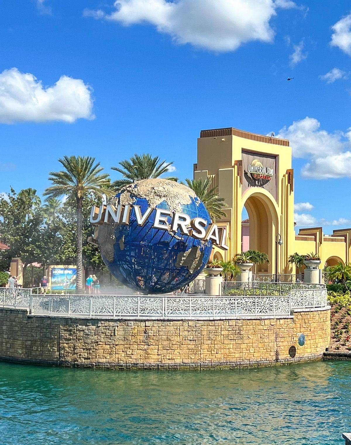 universal-studios-entrance