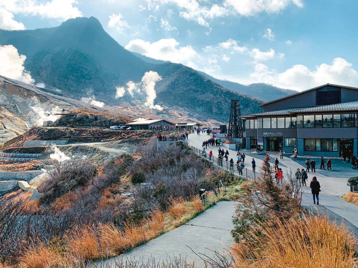 Owakudani-Sengokuhara-Hakone-Japan-scaled